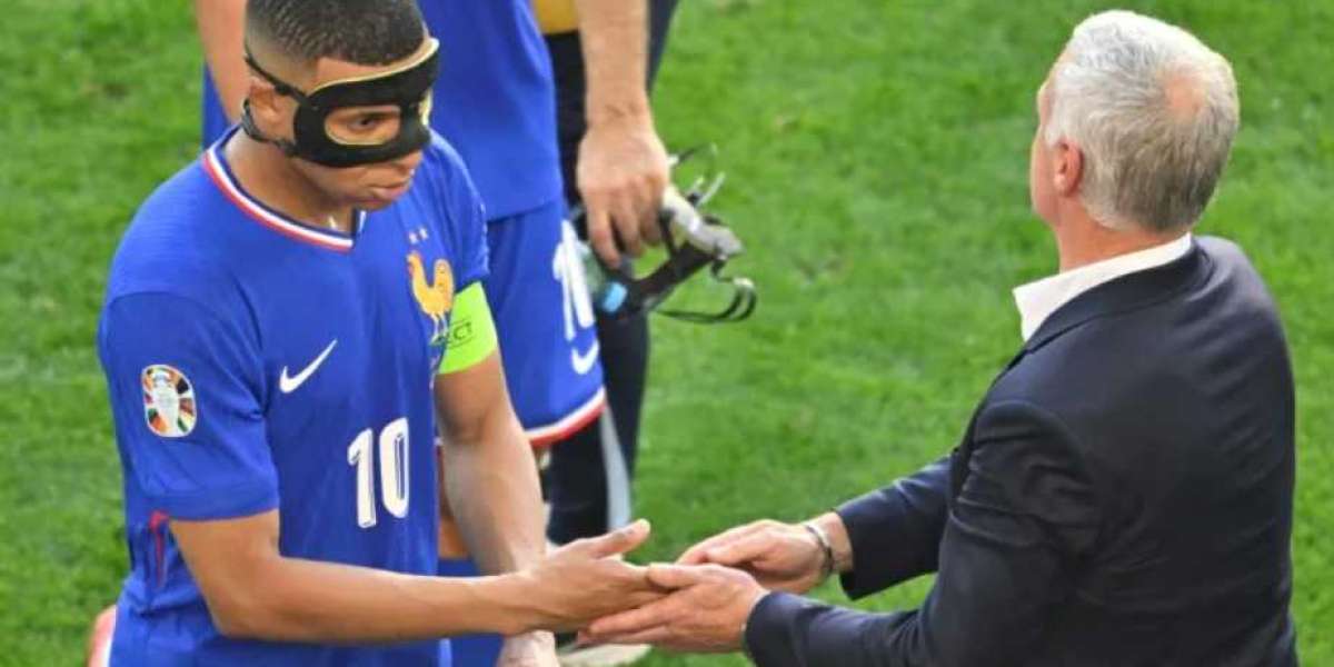 Retour de Mbappé encourage le sélectionneur français Deschamps